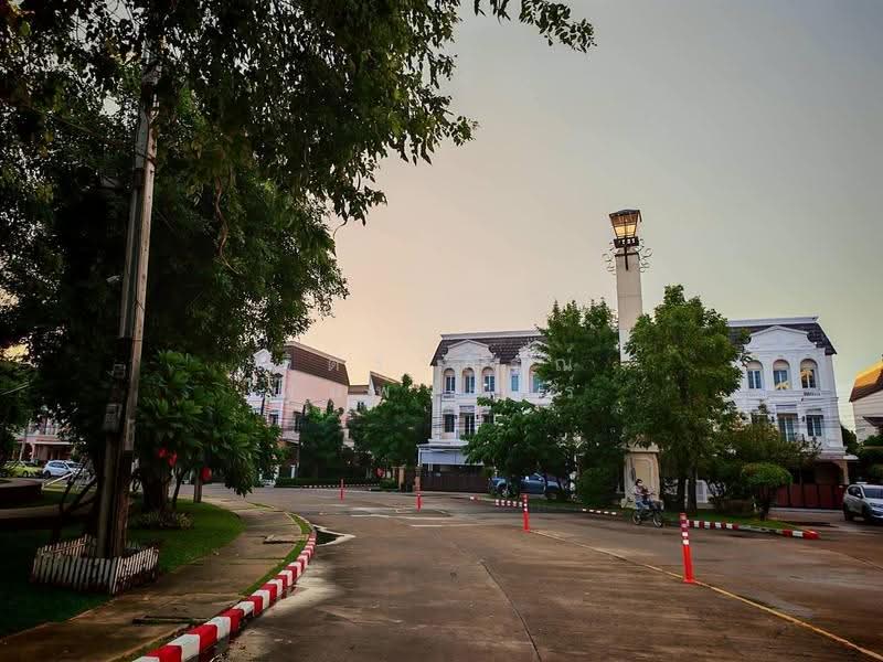 Urban Sathorn, Bangkok, Ratchaphruek Road, Bang Chak, Phasi Charoen, Bangkok, 5 Bedrooms, 320 sqm, Townhouse For Rent, by จิตราภรณ์ พิมพ์จันทร์, 500511844 - DDproperty.com
