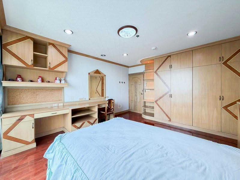 Lumpini Park View, Bangkok, Rama 4, Thung Maha Mek, Sathon, Bangkok, 4 Bedrooms, 104 sqm, Condo For Rent, by ERA Holding (Thailand) Co., Ltd., 500511846 - DDproperty.com