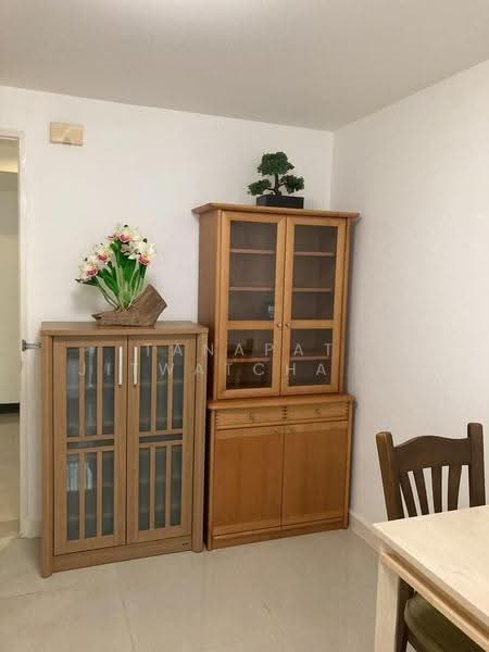 The Clover Thonglor Residence, Bangkok, Soi Sukhumvit 55, Khlong Tan Nua, Watthana, Bangkok, 1 Bedroom, 50 sqm, Condo For Rent, by Tanapat Jitwatcharakomol, 500511941 - DDproperty.com