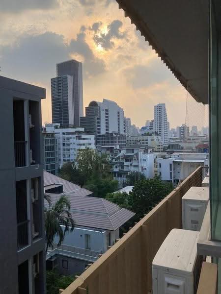 The Clover Thonglor Residence, Bangkok, Soi Sukhumvit 55, Khlong Tan Nua, Watthana, Bangkok, 1 Bedroom, 50 sqm, Condo For Rent, by Tanapat Jitwatcharakomol, 500511941 - DDproperty.com