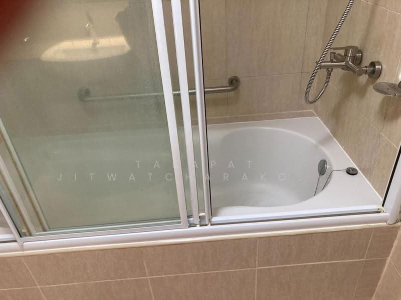 The Clover Thonglor Residence, Bangkok, Soi Sukhumvit 55, Khlong Tan Nua, Watthana, Bangkok, 1 Bedroom, 50 sqm, Condo For Rent, by Tanapat Jitwatcharakomol, 500511941 - DDproperty.com