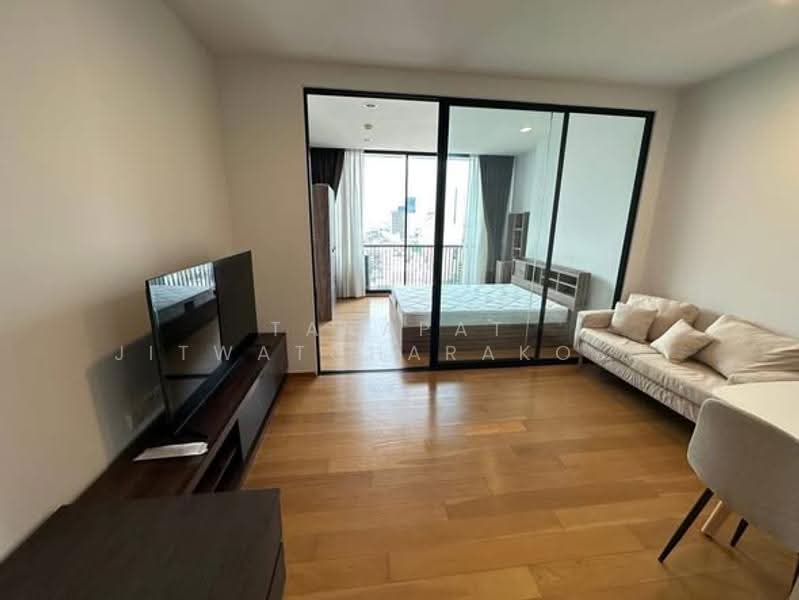 Noble Revo Silom, Bangkok, 88 Soi Surasak Surasak Road, Silom, Bang Rak, Bangkok, 1 Bedroom, 34 sqm, Condo For Rent, by Tanapat Jitwatcharakomol, 500511951 - DDproperty.com
