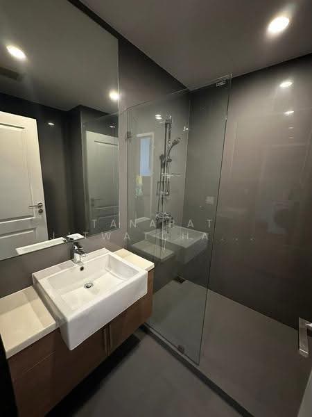 Noble Revo Silom, Bangkok, 88 Soi Surasak Surasak Road, Silom, Bang Rak, Bangkok, 1 Bedroom, 34 sqm, Condo For Rent, by Tanapat Jitwatcharakomol, 500511951 - DDproperty.com