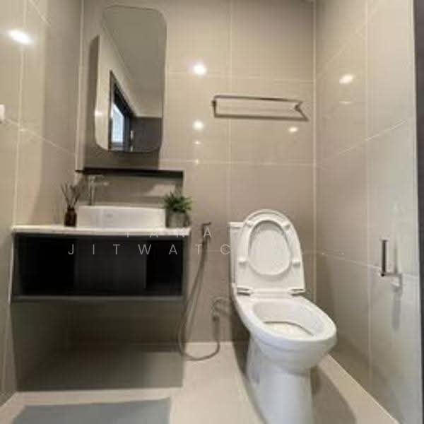 XT Huaikhwang, Bangkok, 244 Ratchadaphisek Road, Huai Khwang, Bangkok, 1 Bedroom, 35 sqm, Condo For Rent, by Tanapat Jitwatcharakomol, 500511957 - DDproperty.com