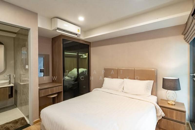 Lloyd Soonvijai-Thonglor, Bangkok, Soi Phetchaburi 47, Phetchaburi Road, Bang Kapi, Huai Khwang, Bangkok, 2 Bedrooms, 62 sqm, Condo For Rent, by Tanapat Jitwatcharakomol, 500512014 - DDproperty.com