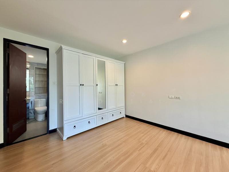 The Avenue Sukumvit 61, Bangkok, Sukhumvit 61, Khlong Tan Nua, Watthana, Bangkok, 3 Bedrooms, 200 sqm, Condo For Sale, by Bangkok Residential, 500512044 - DDproperty.com