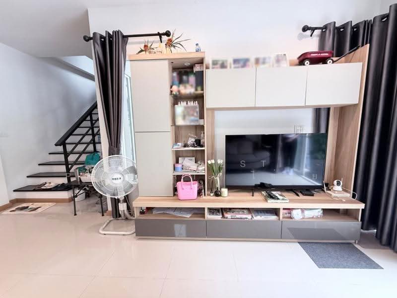 บ้านแฝดศรีราชา ชลบุรี, Chon Buri (Pattaya), Surasak, Si Racha, Chon Buri (Pattaya), 3 Bedrooms, 150 sqm, Semi-Detached House (Twin House) For Sale, by The Best Property ไข่นุ้ย, 500512060 - DDproperty.com