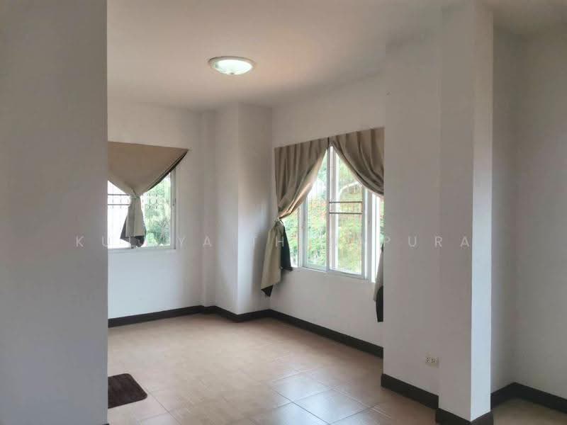 ขายบ้าน 2 ชั้น 38.5 ตรว. ม.รุ่งเรือง 4 ถ.พรหมประกาย ต.หมากแข้ง อ.เมือง จ.อุดรธานี, อุดรธานี, ถ.พรหมประกาย, หมากแข้ง, เมืองอุดรธานี, อุดรธานี, 150 ตร.ม., บ้านเดี่ยว ขาย, โดย Kulaya Thanapura, 500512136 - DDproperty.com