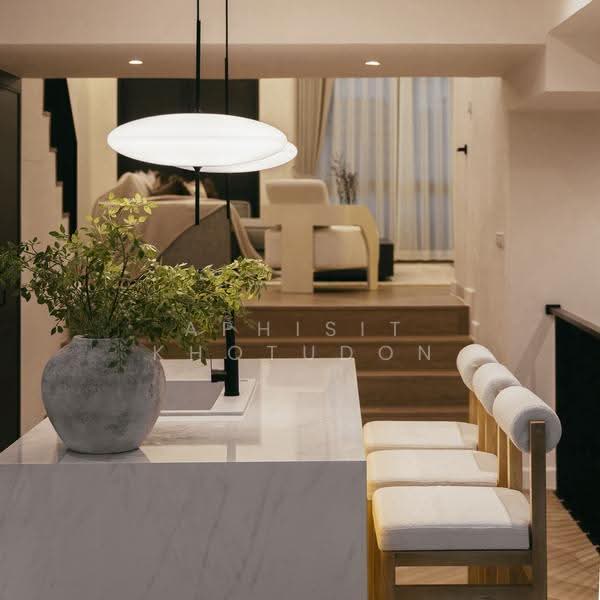 Regent 71 Place, Bangkok, Phra Kanong Nua, Watthana, Bangkok, 5 Bedrooms, 350 sqm, Townhouse For Rent, by Aphisit Khotudon, 500512208 - DDproperty.com
