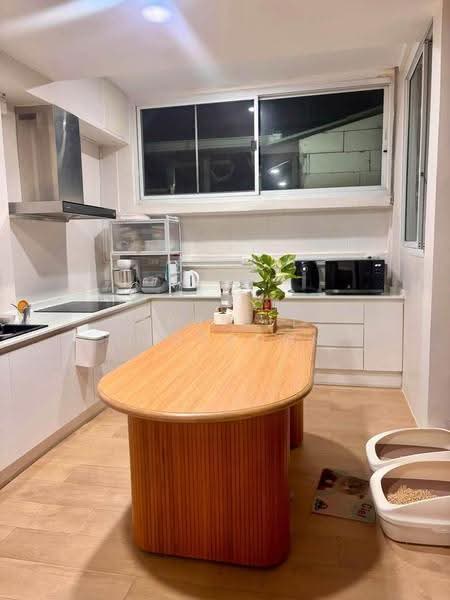 undefined, Bangkok, Samsen Nok, Huai Khwang, Bangkok, 4 Bedrooms, 180 sqm, Townhouse For Rent, by Aphisit Khotudon, 500512224 - DDproperty.com