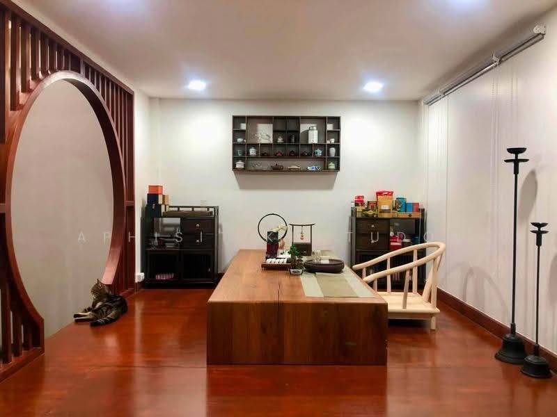 undefined, Bangkok, Samsen Nok, Huai Khwang, Bangkok, 4 Bedrooms, 180 sqm, Townhouse For Rent, by Aphisit Khotudon, 500512224 - DDproperty.com