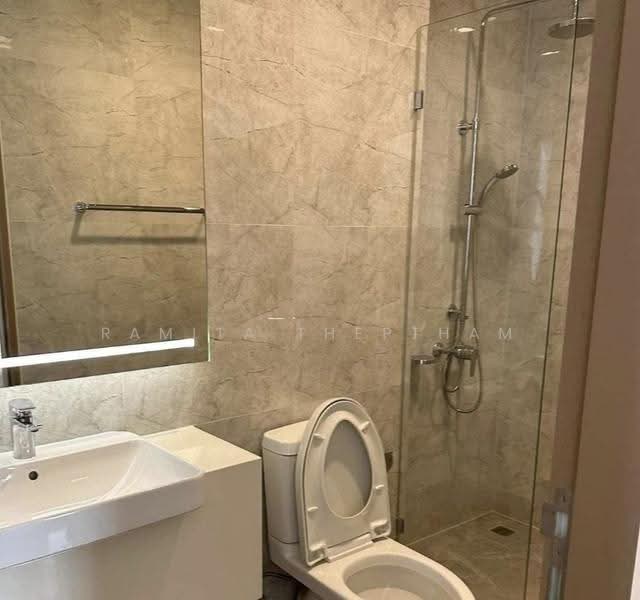 Noble Around Sukhumvit 33, Bangkok, 17 Soi Sukhumvit 33, Khlong Tan Nua, Watthana, Bangkok, 2 Bedrooms, 55 sqm, Condo For Rent, by Ramita Theptham, 500512303 - DDproperty.com
