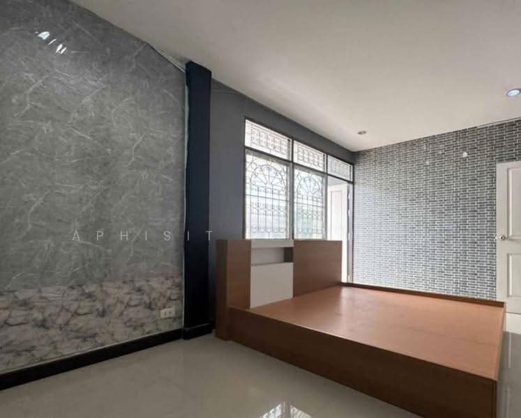 4-BR House, Bangkok, Anusaowari, Bang Khen, Bangkok, 4 Bedrooms, 220 sqm, Single Detached House For Sale, by Aphisit Khotudon, 500512334 - DDproperty.com