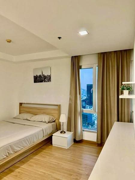 Thru Thonglor, Bangkok, Petchaburi Road, Bang Kapi, Huai Khwang, Bangkok, 2 Bedrooms, 62 sqm, Condo For Rent, by Achaya Nithipanyawong, 500512386 - DDproperty.com