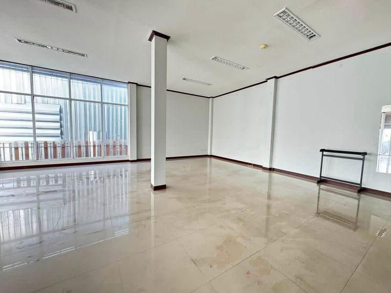 ให้เข่าอาคารพาณิชย์ 3 คูหาติดกัน บึงวรกิจ ศรีราชา, Chon Buri (Pattaya), Bueng, Si Racha, Chon Buri (Pattaya), , 400 sqm, Shophouse For Rent, by Dusit Saengfa, 500512404 - DDproperty.com