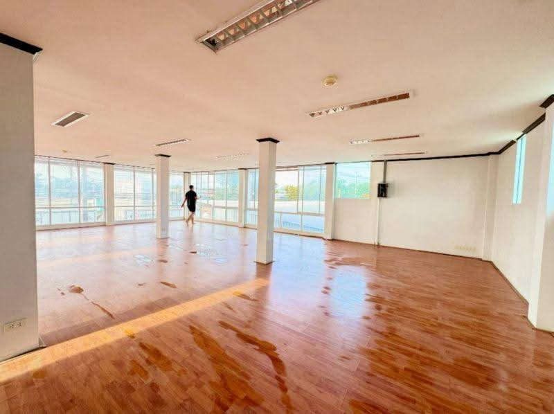 ให้เข่าอาคารพาณิชย์ 3 คูหาติดกัน บึงวรกิจ ศรีราชา, Chon Buri (Pattaya), Bueng, Si Racha, Chon Buri (Pattaya), , 400 sqm, Shophouse For Rent, by Dusit Saengfa, 500512404 - DDproperty.com