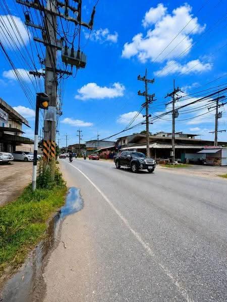ให้เข่าอาคารพาณิชย์ 3 คูหาติดกัน บึงวรกิจ ศรีราชา, Chon Buri (Pattaya), Bueng, Si Racha, Chon Buri (Pattaya), , 400 sqm, Shophouse For Rent, by Dusit Saengfa, 500512404 - DDproperty.com