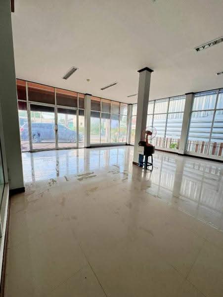 ให้เข่าอาคารพาณิชย์ 3 คูหาติดกัน บึงวรกิจ ศรีราชา, Chon Buri (Pattaya), Bueng, Si Racha, Chon Buri (Pattaya), , 400 sqm, Shophouse For Rent, by Dusit Saengfa, 500512404 - DDproperty.com