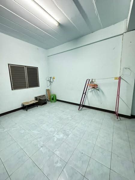 ให้เช่าอาคาคาณพาณิชย์ 3 ชั้น ติดถนน เครือสหพัฒน์ ศรีราชา, Chon Buri (Pattaya), Bueng, Si Racha, Chon Buri (Pattaya), , 100 sqm, Shophouse For Rent, by Dusit Saengfa, 500512472 - DDproperty.com