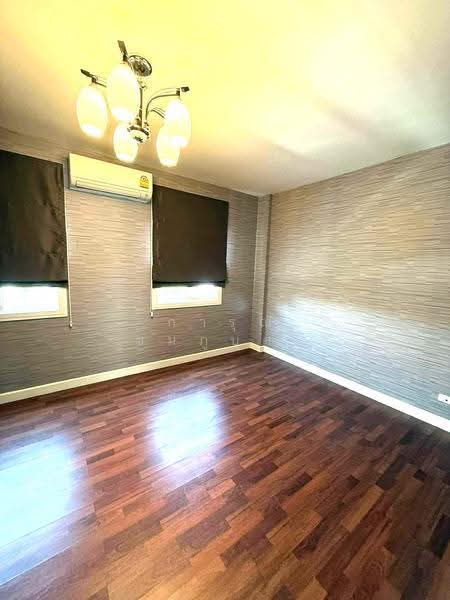 Urban Sathorn, Bangkok, Ratchaphruek Road, Bang Chak, Phasi Charoen, Bangkok, 3 Bedrooms, 206 sqm, Townhouse For Rent, by การุณ ชมภูบุตร, 500512611 - DDproperty.com