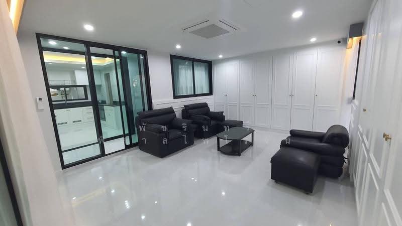 Detached House in Chokchai 4 Soi 56, Bangkok, โชคช้ย 4 ซอย 56, Lat Phrao, Bangkok, 5 Bedrooms, 350 sqm, Single Detached House For Rent, by พัชรินทร์ พิศาลไพโรจน์, 500512632 - DDproperty.com