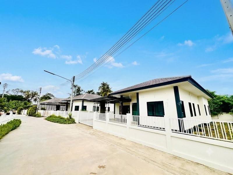 หมู่บ้านเฮงเฮงวิลล์ 3 บ้านโป่ง ราชบุรี, Ratchaburi, Pak Raet, Ban Pong, Ratchaburi, 3 Bedrooms, 124 sqm, Single Detached House For Sale, by The Best Property กุ้ง, 500512642 - DDproperty.com