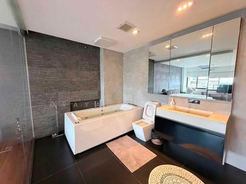 The Lofts Yennakart, Bangkok, 366 ์Soi Nang Linchi Yenakat Road, Chong Nonsi, Yan Nawa, Bangkok, 2 Bedrooms, 150 sqm, Condo For Rent, by Oraya Fortney, 500512650 - DDproperty.com