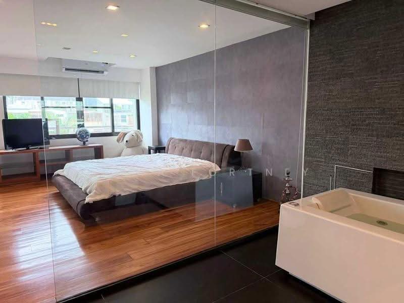 The Lofts Yennakart, Bangkok, 366 ์Soi Nang Linchi Yenakat Road, Chong Nonsi, Yan Nawa, Bangkok, 2 Bedrooms, 150 sqm, Condo For Rent, by Oraya Fortney, 500512650 - DDproperty.com