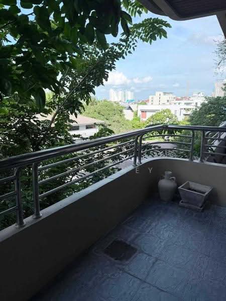 The Lofts Yennakart, Bangkok, 366 ์Soi Nang Linchi Yenakat Road, Chong Nonsi, Yan Nawa, Bangkok, 2 Bedrooms, 150 sqm, Condo For Rent, by Oraya Fortney, 500512650 - DDproperty.com