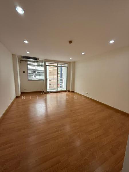 The Link Sukhumvit 50, Bangkok, Soi Sukhumvit 50, Sukhumvit Road, Phra Kanong, Khlong Toei, Bangkok, 1 Bedroom, 32 sqm, Condo For Sale, by Achaya Nithipanyawong, 500512652 - DDproperty.com