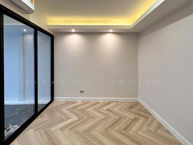5-BR Townhouse, Bangkok, Khlong Tan Nua, Watthana, Bangkok, 5 Bedrooms, 200 sqm, Townhouse For Sale, by Nicha Na Lampang, 500512689 - DDproperty.com