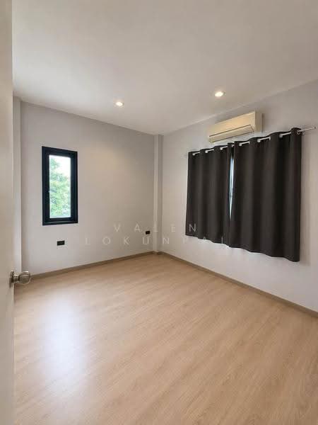undefined, Chon Buri (Pattaya), Ta Khian Tia, Bang Lamung (Pattaya), Chon Buri (Pattaya), 3 Bedrooms, 204 sqm, Single Detached House For Sale, by Valen Lokunpai , 500512741 - DDproperty.com