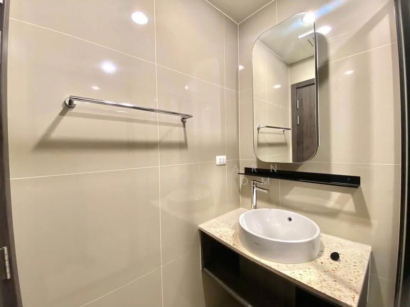 XT Huaikhwang, Bangkok, 244 Ratchadaphisek Road, Huai Khwang, Bangkok, 1 Bedroom, 30 sqm, Condo For Rent, by Chanikarn Lumphrom, 500512742 - DDproperty.com