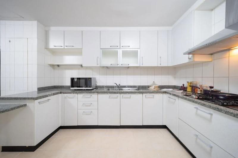 The Grand Sethiwan, Bangkok, 82 Soi Sukhumvit 24, Khong Tan, Khlong Toei, Bangkok, 3 Bedrooms, 250 sqm, Apartment For Rent, by Keerati Wangrujirakul, 500512845 - DDproperty.com