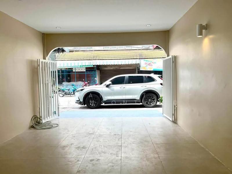 undefined, Bangkok, Lat Phrao, Bangkok, 3 Bedrooms, 204 sqm, Single Detached House For Sale, by Tanapat Sakonsontised, 500512919 - DDproperty.com