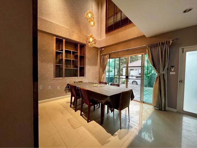 Private Nirvana Ladprao, Bangkok, Pradit Manutham Road, Khlong Chan, Bang Kapi, Bangkok, 4 Bedrooms, 200 sqm, Single Detached House For Rent, by Tanapat Sakonsontised, 500512925 - DDproperty.com
