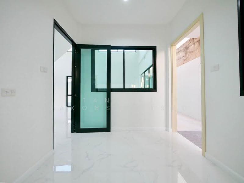 3-BR House, Bangkok, Nuan Chan, Bueng Kum, Bangkok, 3 Bedrooms, 177 sqm, Single Detached House For Sale, by Tanapat Sakonsontised, 500512961 - DDproperty.com