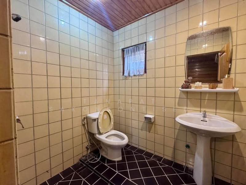 3-BR House, Bangkok, Praborommaharatchawang, Phra Nakhon, Bangkok, 3 Bedrooms, 204 sqm, Single Detached House For Rent, by Tanapat Sakonsontised, 500513110 - DDproperty.com