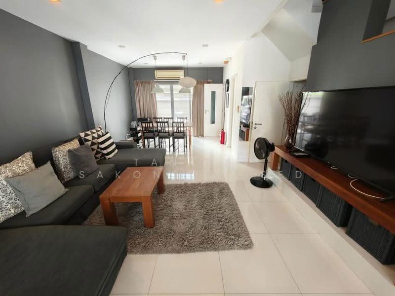 ลุมพินี ทาวน์ เรสซิเดนซ์ ลาดพร้าว สเตชั่น : Lumpini Town Residence Ladprao Station, กรุงเทพ, จอมพล, จตุจักร, กรุงเทพ, 200 ตร.ม., ทาวน์เฮ้าส์ ให้เช่า, โดย Tanapat Sakonsontised, 500513140 - DDproperty.com