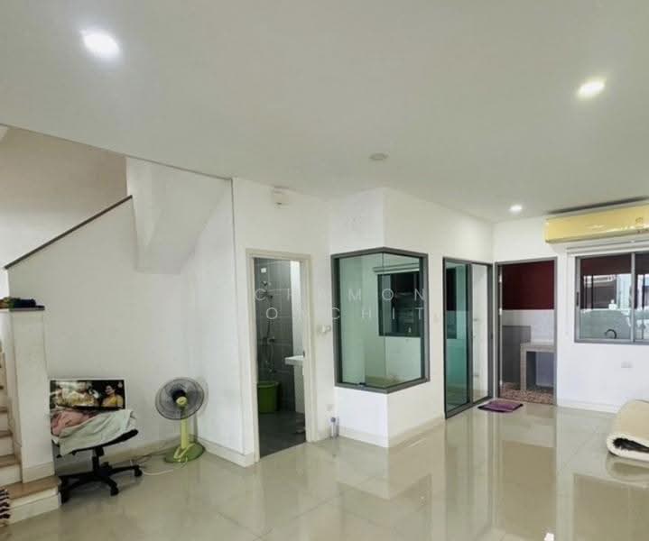 ทาวน์เฮ้าส์ 4-ห้องนอน, กรุงเทพ, สะพานสูง, กรุงเทพ, 220 ตร.ม., ทาวน์เฮ้าส์ ขาย, โดย Pichamon Boonchit, 500513166 - DDproperty.com