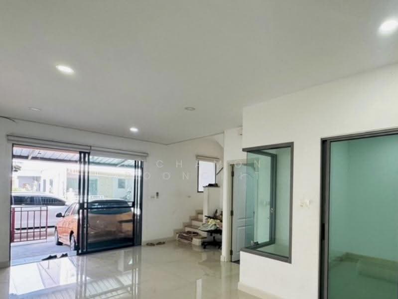 ทาวน์เฮ้าส์ 4-ห้องนอน, กรุงเทพ, สะพานสูง, กรุงเทพ, 220 ตร.ม., ทาวน์เฮ้าส์ ขาย, โดย Pichamon Boonchit, 500513166 - DDproperty.com