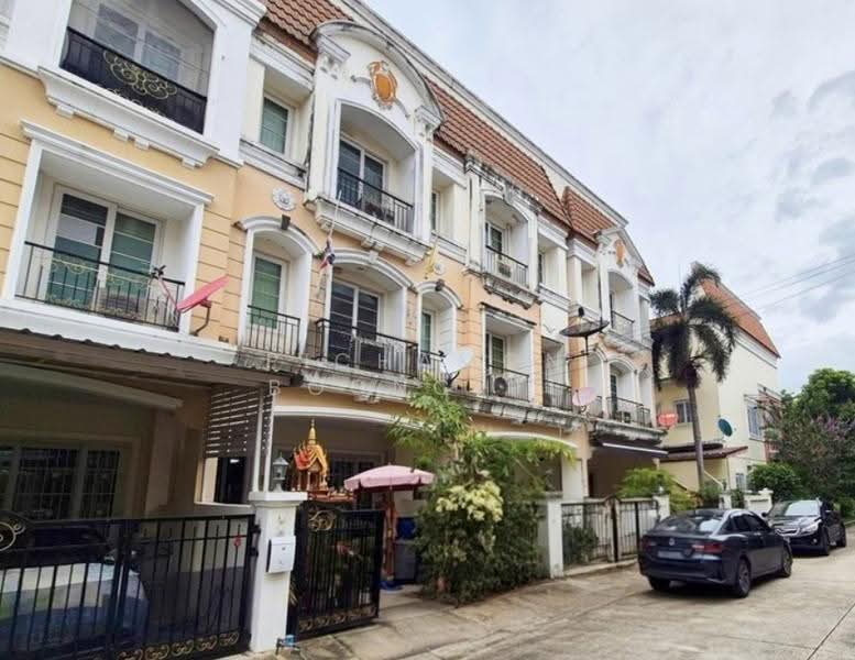 Urban Sathorn, Bangkok, Ratchaphruek Road, Bang Chak, Phasi Charoen, Bangkok, 3 Bedrooms, 204 sqm, Townhouse For Sale, by Pichamon Boonchit, 500513175 - DDproperty.com