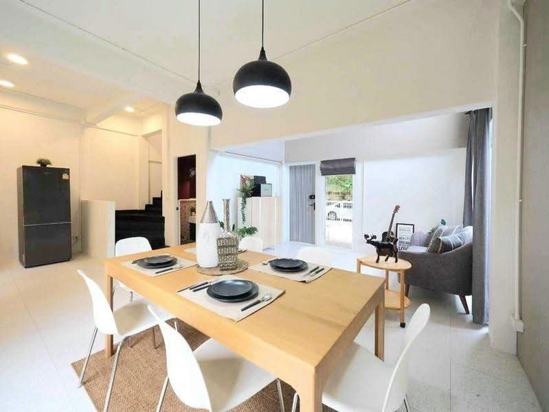 ให้เช่า Home Office 3 ชั้น ขนาด 33 ตารางวา 4 ห้องนอน ซอยปรีดีพนมยงค์ 42, bangkok, Khlong Tan Nua, Watthana, Bangkok, 4 Bedrooms, 323 sqm, Single Detached House For Rent, by คุณสีฝุ่น, 500513219 - DDproperty.com