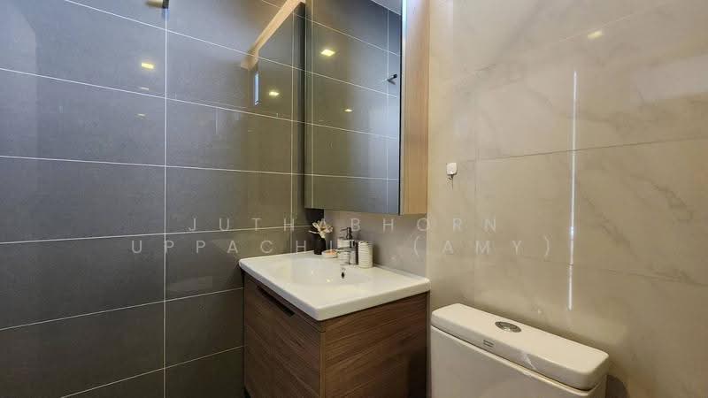M Thonglor 10, Bangkok, 9 Soi Ekkamai 12, Ekkamai Road, Khlong Tan Nua, Watthana, Bangkok, 2 Bedrooms, 58 sqm, Condo For Rent, by Juthabhorn Uppachit (Amy), 500513242 - DDproperty.com
