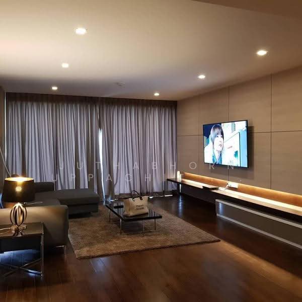 Noble Ambience Sarasin, Bangkok, Soi Sarasin, Sarasin Road, Lumphini, Pathum Wan, Bangkok, 3 Bedrooms, 135 sqm, Condo For Rent, by Juthabhorn Uppachit (Amy), 500513325 - DDproperty.com
