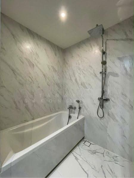 Fynn Asoke, Bangkok, 28 Sukhumvit 10 Alley, Khlong Toei, Bangkok, 1 Bedroom, 38 sqm, Condo For Rent, by Tanapat Sakonsontised, 500513439 - DDproperty.com