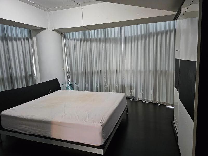 State Tower, Bangkok, 1055 Silom Road, Silom, Bang Rak, Bangkok, 2 Bedrooms, 174 sqm, Condo For Sale, by Thananit Kraikhiriwat, 500513460 - DDproperty.com