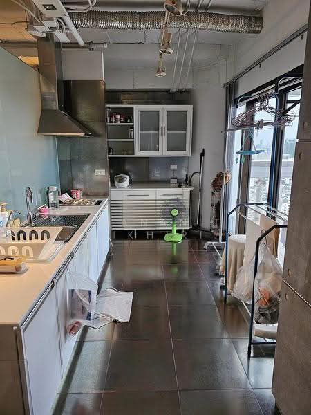State Tower, Bangkok, 1055 Silom Road, Silom, Bang Rak, Bangkok, 2 Bedrooms, 174 sqm, Condo For Sale, by Thananit Kraikhiriwat, 500513460 - DDproperty.com