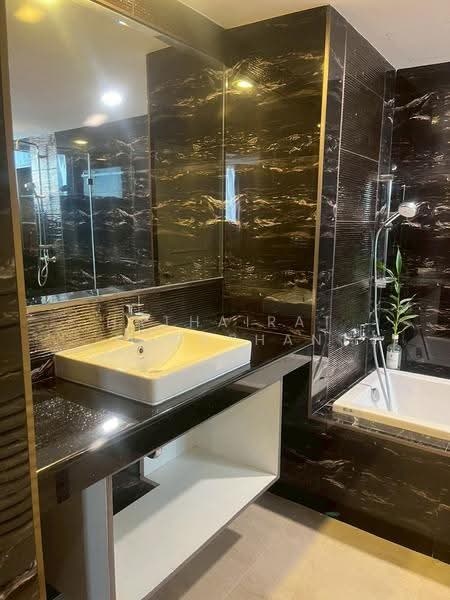 President Park Sukhumvit 24, Bangkok, 99 Sukhumvit 24 Alley, Khlongtoei Nua, Watthana, Bangkok, 3 Bedrooms, 223 sqm, Condo For Rent, by Hathairat Rookphan, 500513477 - DDproperty.com