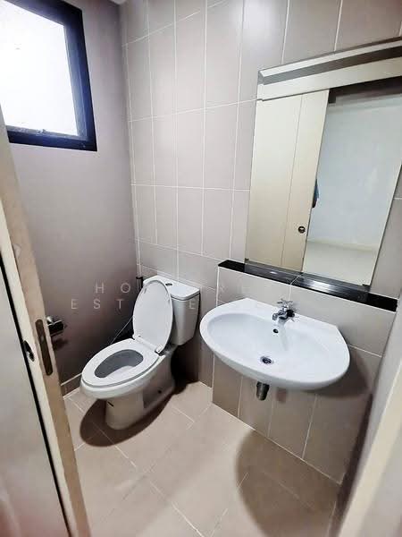 Baan Klang Muang Pinklao - Charan, Bangkok, along the expressway Si Rat Road-Outer Ring Road, Bang O, Bang Phlat, Bangkok, 3 Bedrooms, 145 sqm, Townhouse For Sale, by HOME Real Estate Service, 500513487 - DDproperty.com
